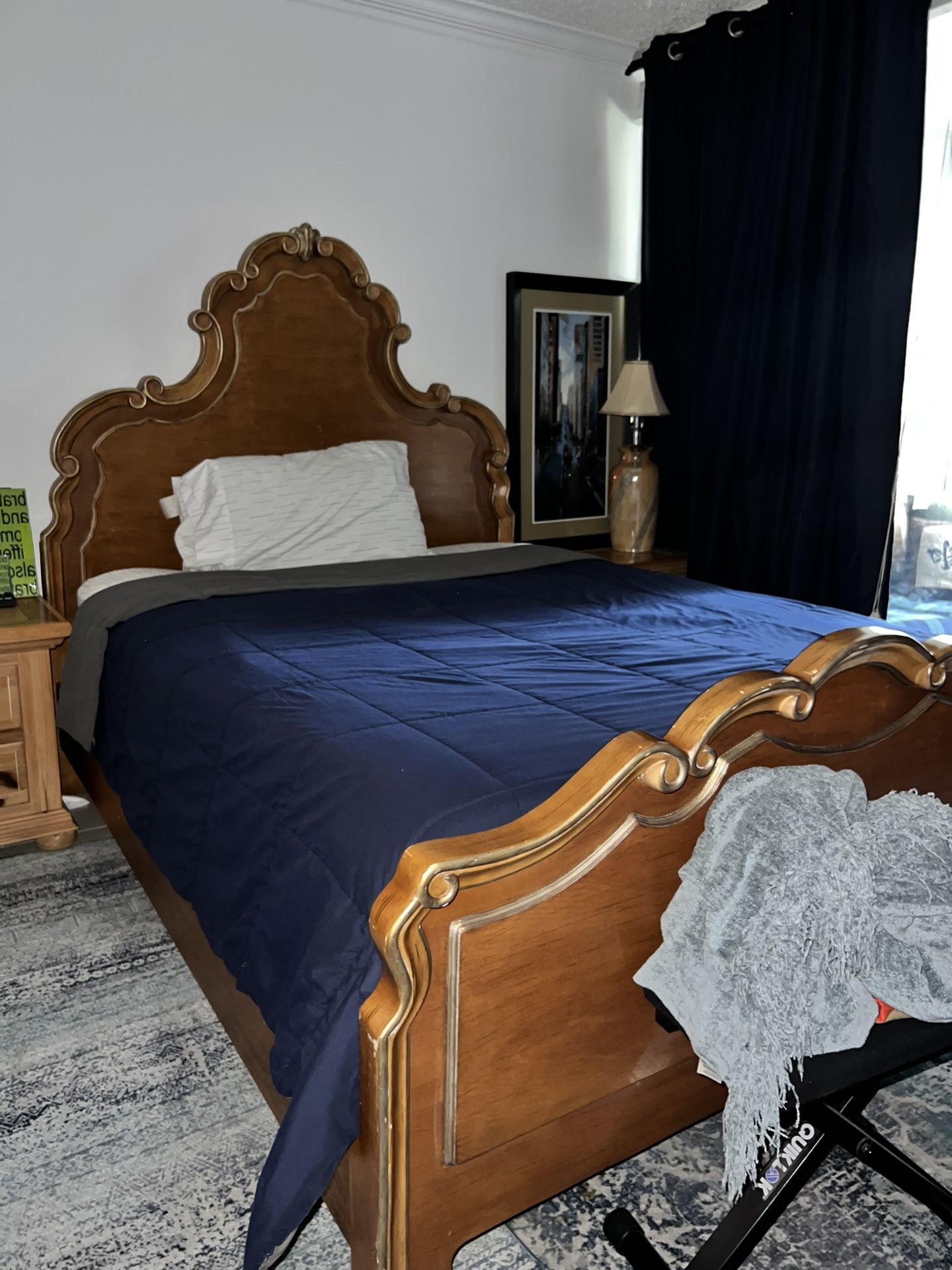 Queen Bedroom Set (5 Pieces)