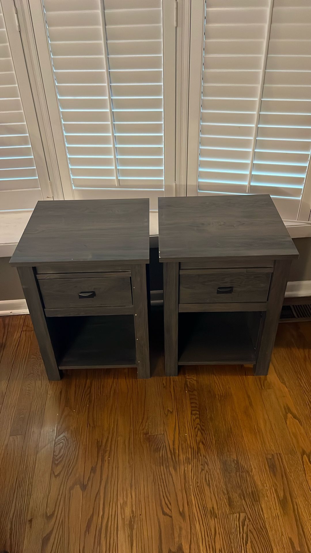 Nightstands/end Tables