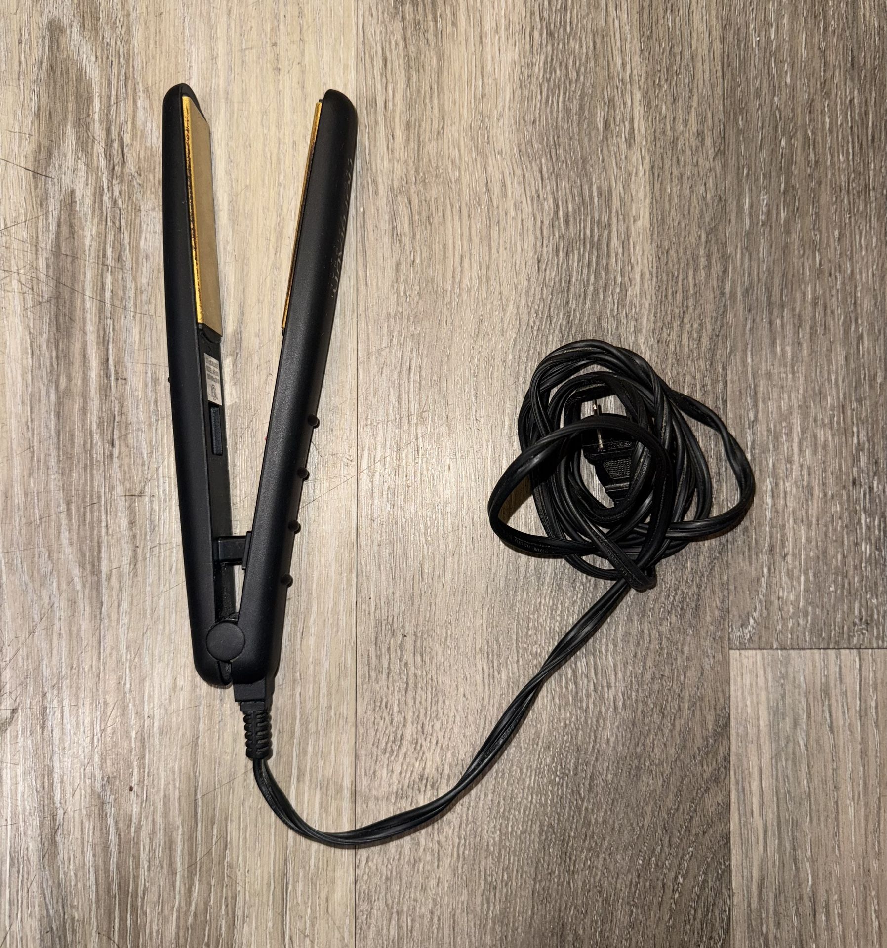 Hot Beauty Flat Iron