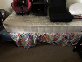 Twin size mattress with box spring
