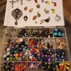 BEADS & PENDANTS LOT TWO