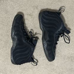 Suede Foams Size 13