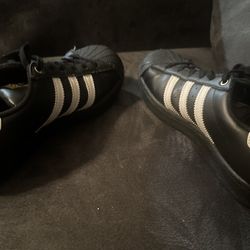 adidas Superstar Core Black Size 4