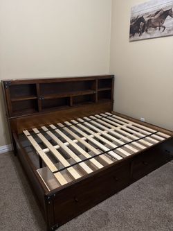 Full Size Storage Bed Frame with Bookcase Headboard – Great Condition
