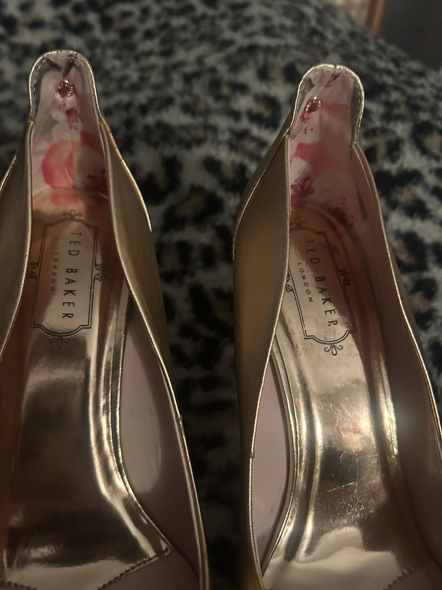 Ted Baker Gold Pumps 
