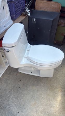 Toilet like new all parts ready to move