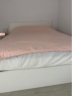 MALM IKEA bed frame and mattress