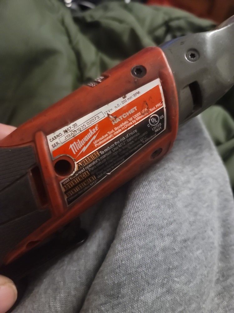 Milwaukee impact ratchet M12 battery operated