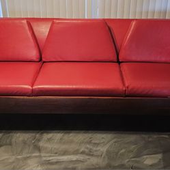 MAKE OFFERS.... FLEXSTEEL THUNDERBIRD RED VTG COUCH  Make Offer