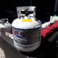PROPANE TANKS FOR YOUR OUT DOOR BBQ OR BLACK STONE GRILL 