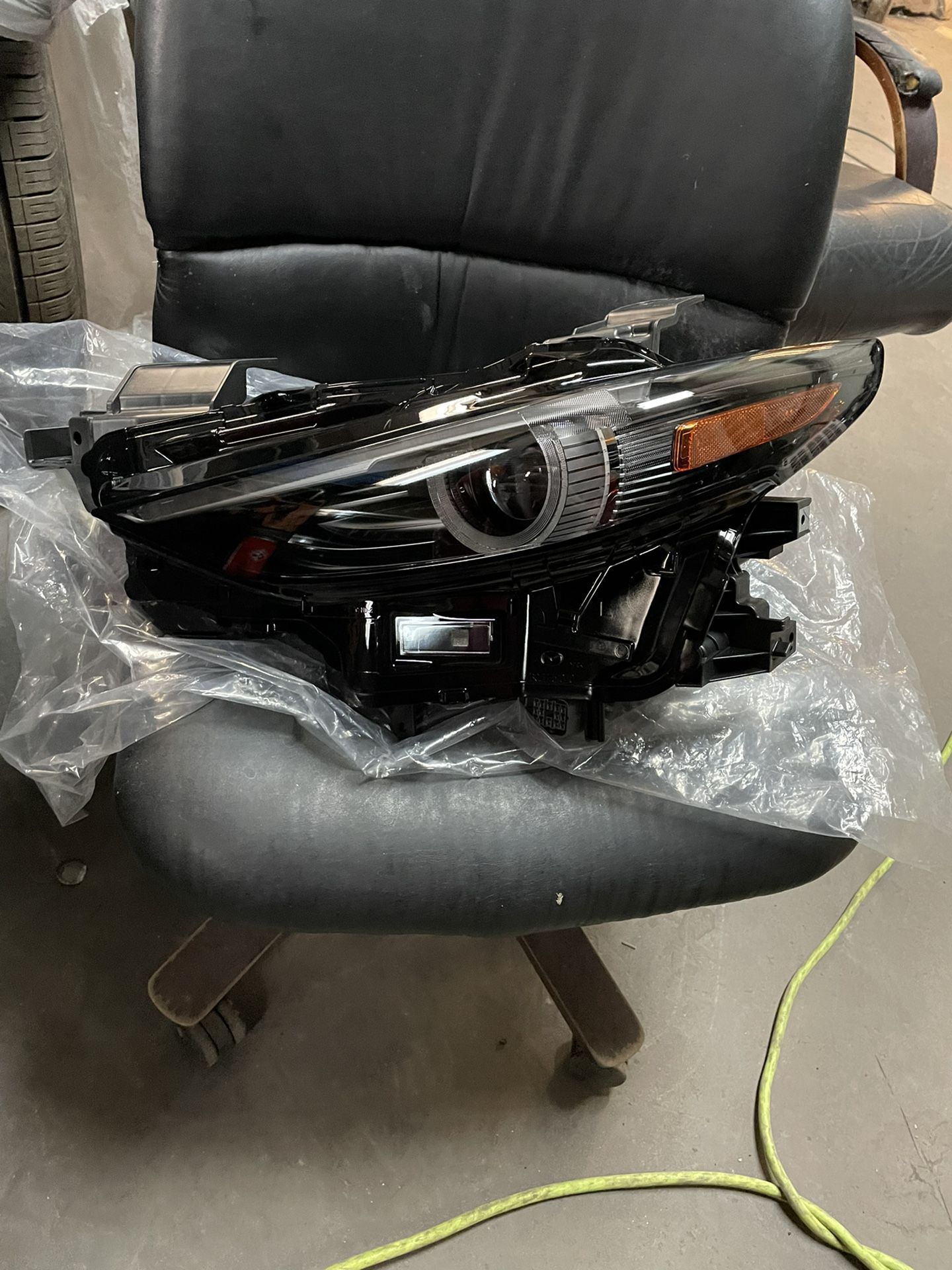 2019-2022 MAZDA 3 TOURING HEADLIGHT LED WITH ADAPTIVE OEM