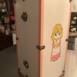 American Girl Doll With Trunk & Clothes