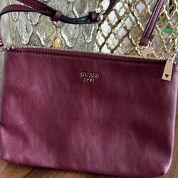 Guess Purse / Crossbody Bag 
