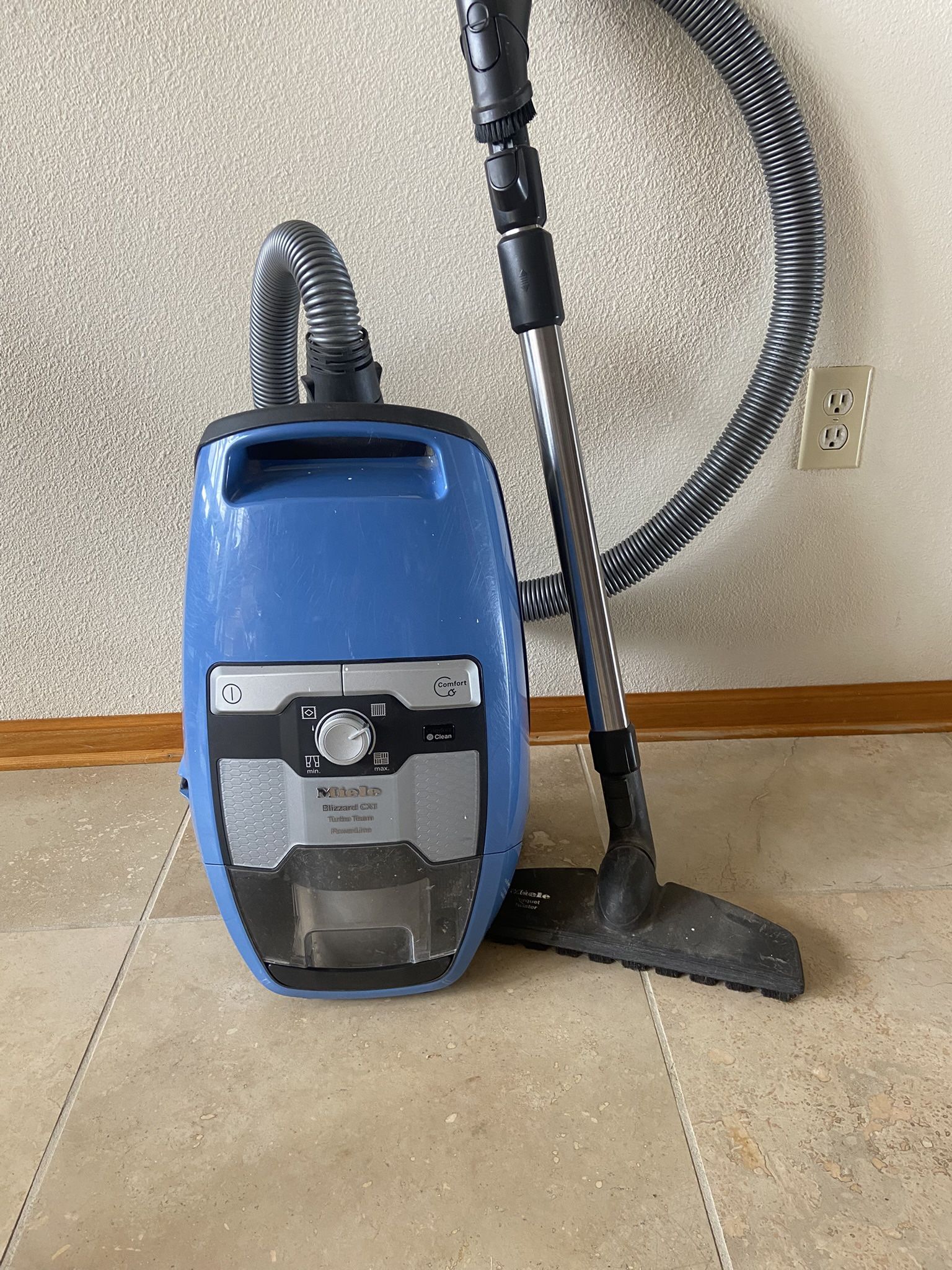 Miele Blizzard CX1 Bagless Vacuum Cleaner