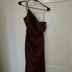 David’s Bridal Catalina Signature Bridesmaid Dress – Size 4