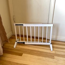 Small Dog Heavy Duty Doorway White Gate Fence