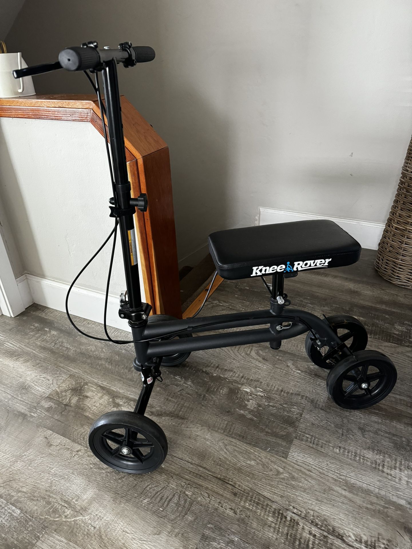 Knee Rover Knee scooter 