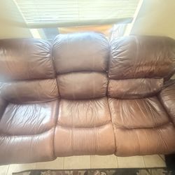 🔥 Leather Recliner Set – 4 Built-In Recliners + Cup Holders! 🔥