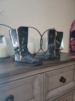 Girls Black Rain Boots With Bow, Size 11