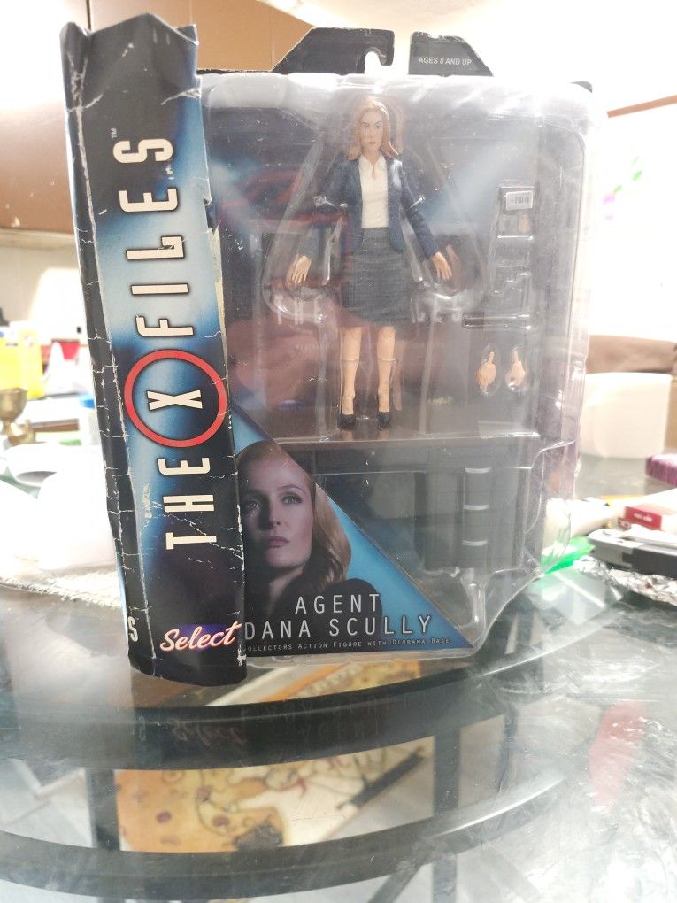 2016 X-Files Agent Dana Scully Action Figure