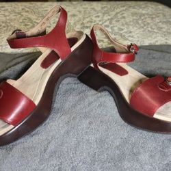 Dansko Lynnie Red Leather Platform Sandals Size 5.5