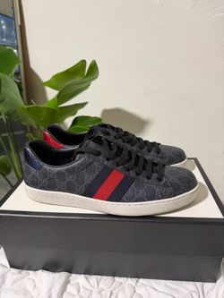 Gucci Ace GG Supreme canvas sneakers. Gucci size 9 / US size 9.5-10