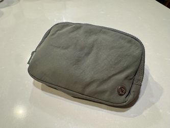 Lululemon Belt Bag 1L - Olive Gray