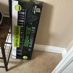 Digital Keyboard Still In. BOx Never Used!! $25  