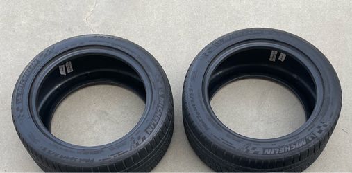 2 excellent condition 245/45r17 Michelin Pilot tires pair