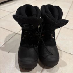 Men’s size 9 leather upper tie laces black snow boots