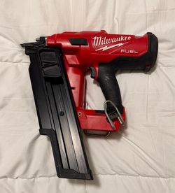 Milwaukee FUEL 21 degree framing nailer