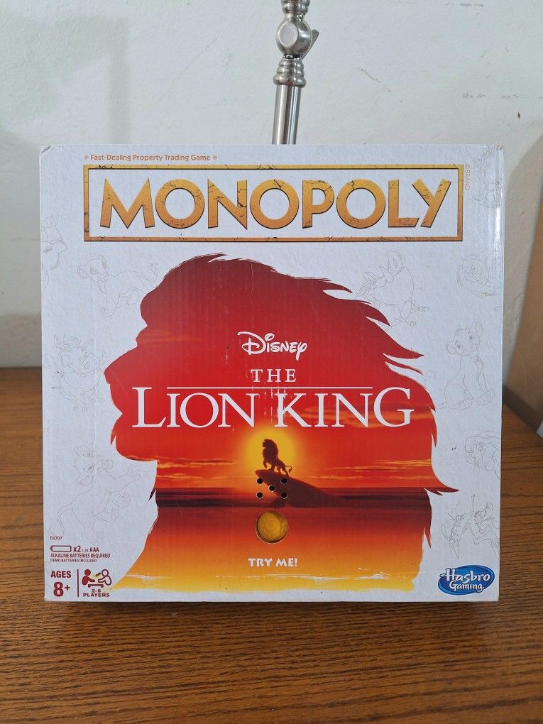 Like New!!! Disney The Lion King Edition board game.