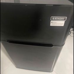 Mini Fridge/freezer