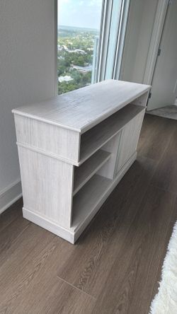 ENTERTAINMENT Center(Brand New)