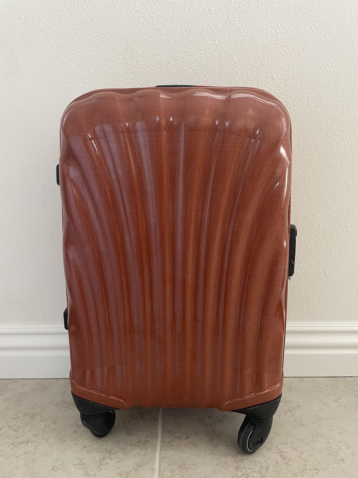 Samsonite C-Lite Cosmolite 20” Carry On Luggage Suitcase