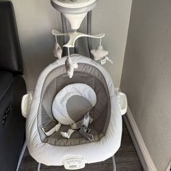 Graco swing And Bouncer