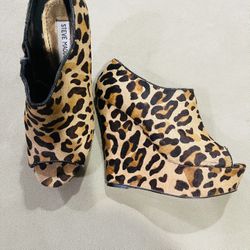 Steven Madden REAL Cow Hair Open Toe Wedges Never Worn!