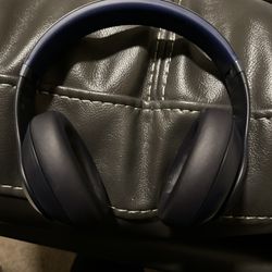 Newest Beats Studio Pro had them only for 2 weeks and Beats Studio 3 used Normal wear