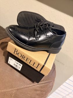 Boys dress shoes size 8m