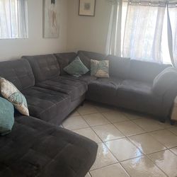 Sectional Couch 
