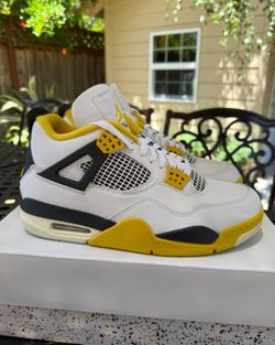 Air Jordan retro 4 sulfurs size 9 men’s