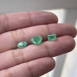 Beautiful Columbian Emerald Lot With Papers 4.05ct Total Weight