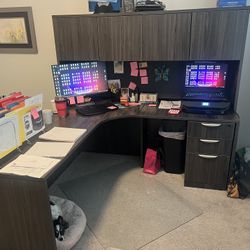 Corner Desk W/Hutch
