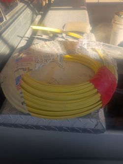 Cable amarillo de luz