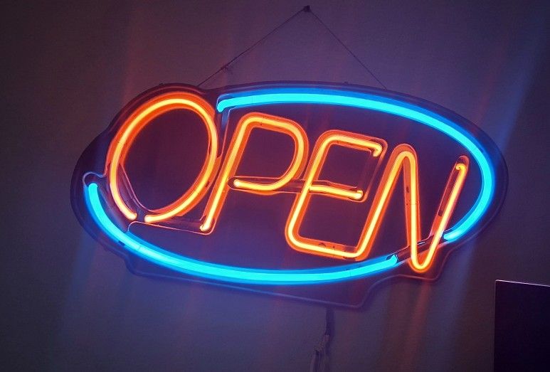 VINTAGE NEON LIGHT OPEN SIGN