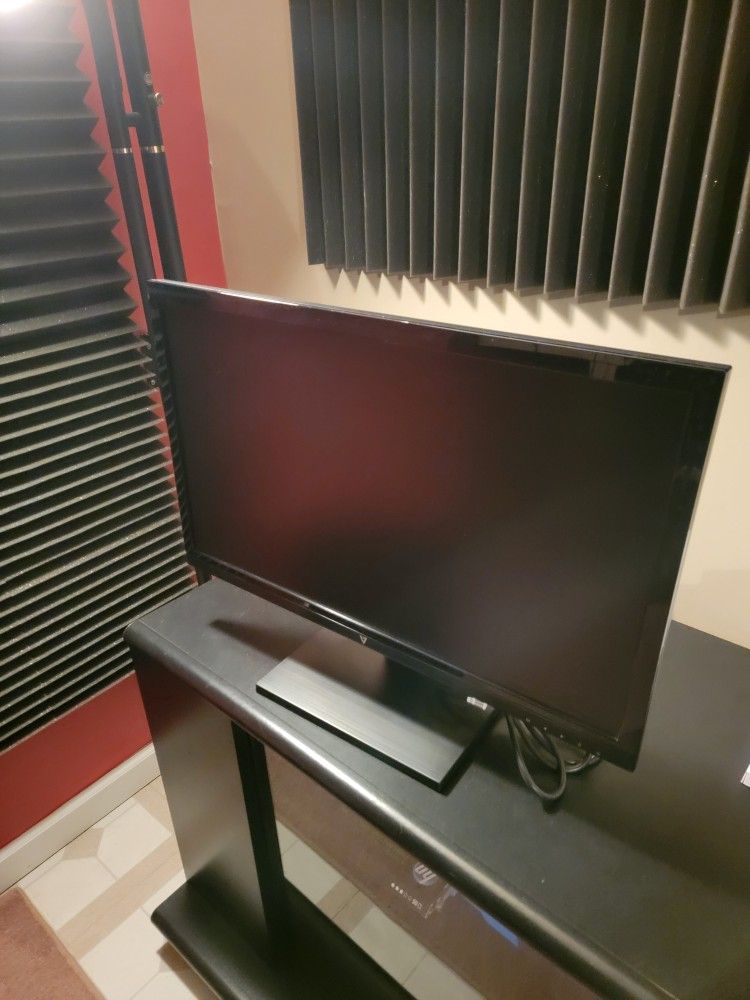 24" COMPUTER MONITOR (Excellent Condition)