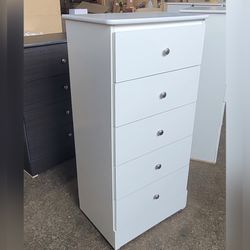 Five drawers dresser with rails