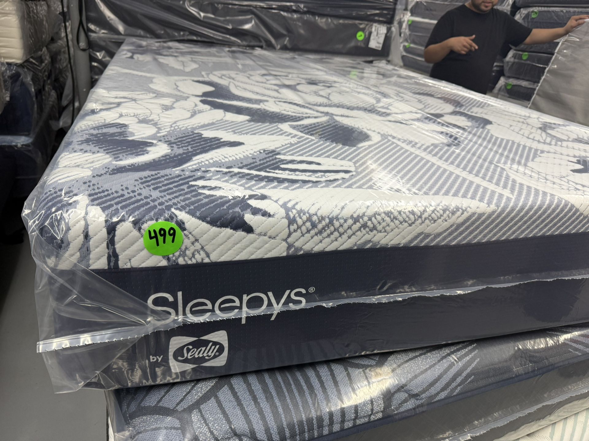 QUEEN SIZE SLEEPY’S MEMORY FOAM MATTRESS & BOX SPRING BED SET