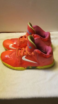 Nike multi color basketball shoes in multi colors and great condition