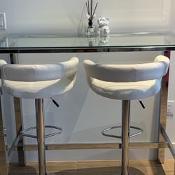 Glass Top High Bar Table With White Bar Stools 
